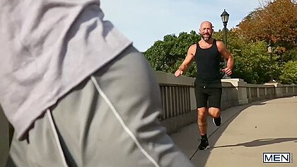 Damon Andros, musculoso dotado en porno gay de vergas enormes